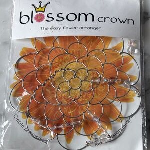 Blossom Crown: The Easy Flower Arranger